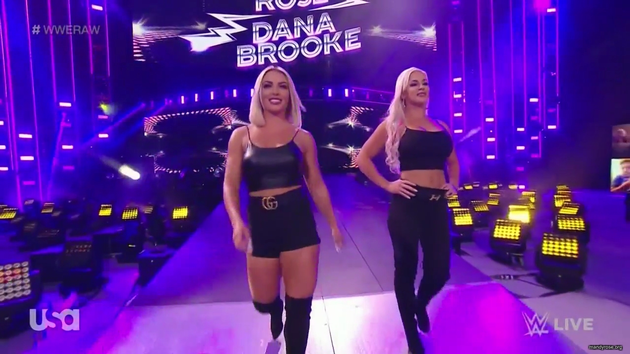 WWE_Monday_Night_Raw_2020_10_12_720p_HDTV_x264-NWCHD_mp40423.jpg