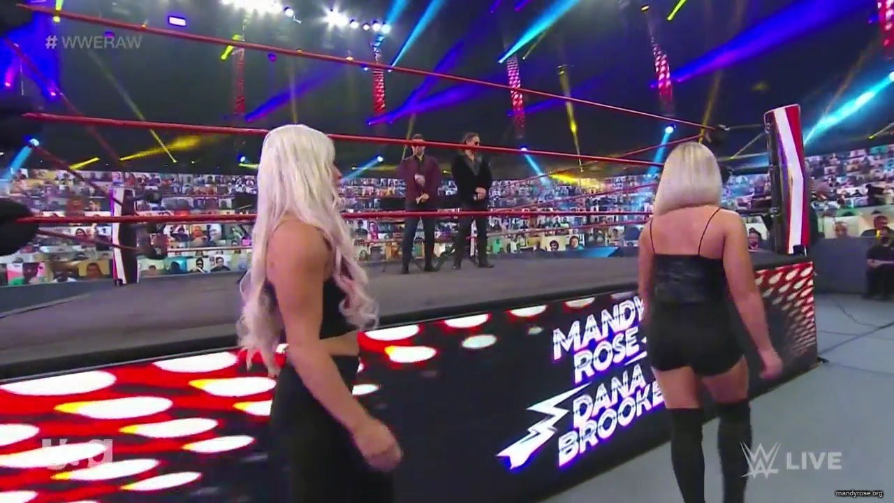 WWE_Monday_Night_Raw_2020_10_12_720p_HDTV_x264-NWCHD_mp40435.jpg