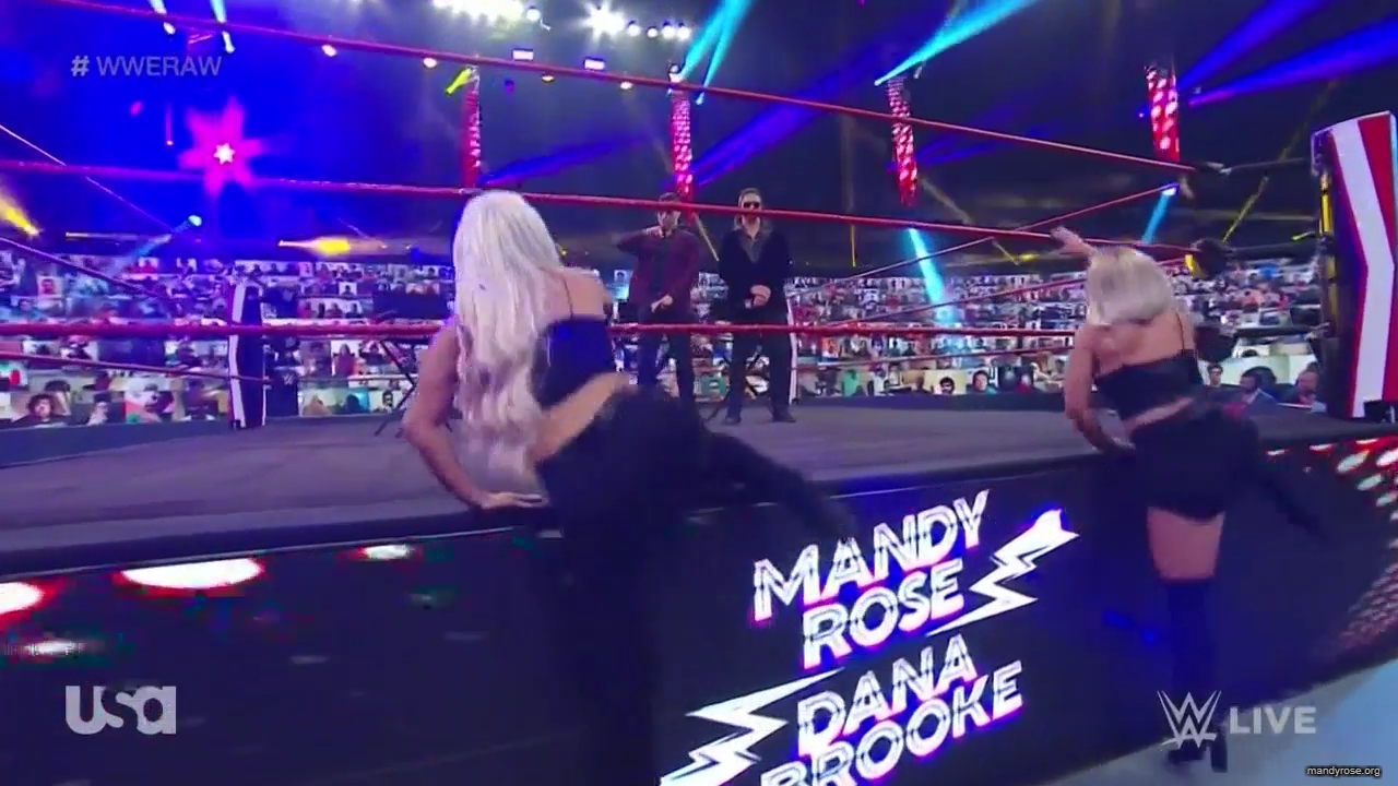 WWE_Monday_Night_Raw_2020_10_12_720p_HDTV_x264-NWCHD_mp40436.jpg
