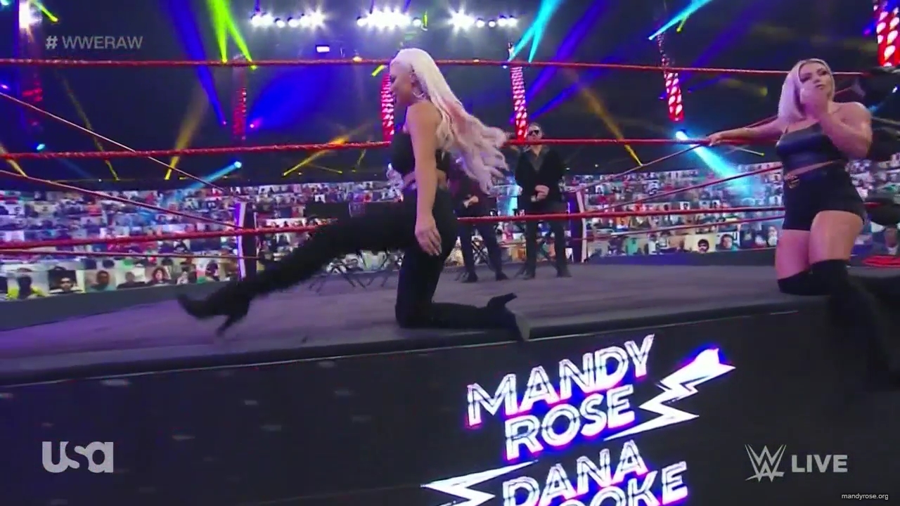 WWE_Monday_Night_Raw_2020_10_12_720p_HDTV_x264-NWCHD_mp40437.jpg