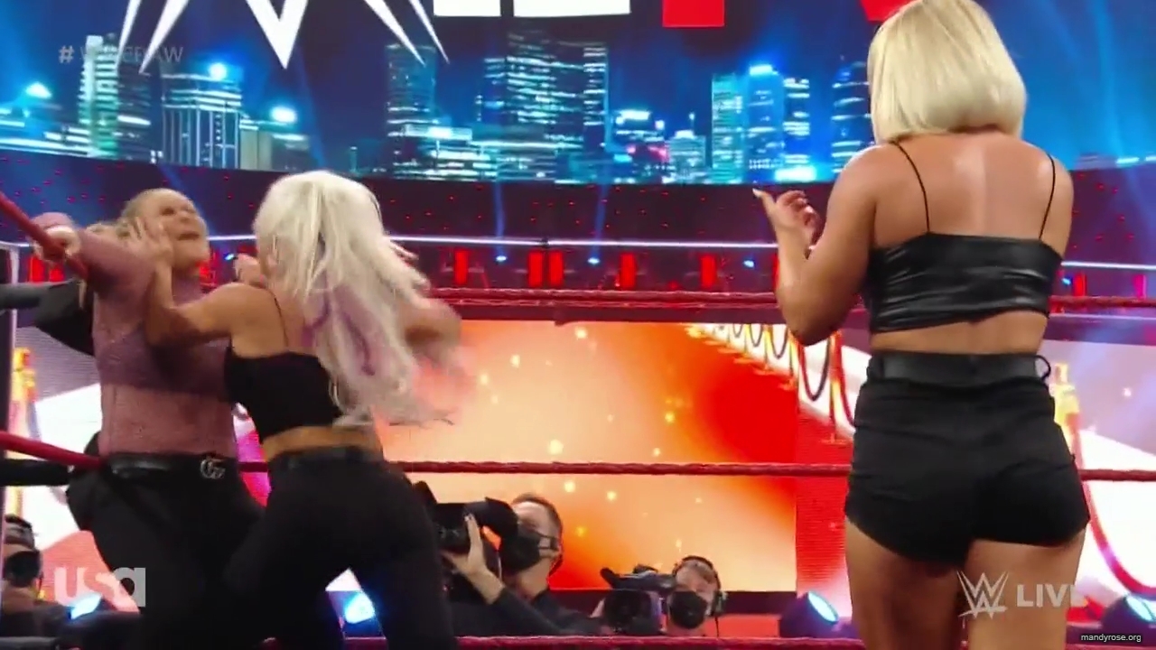 WWE_Monday_Night_Raw_2020_10_12_720p_HDTV_x264-NWCHD_mp40661.jpg