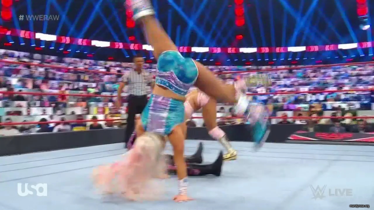WWE_Monday_Night_Raw_2020_10_12_720p_HDTV_x264-NWCHD_mp40748.jpg