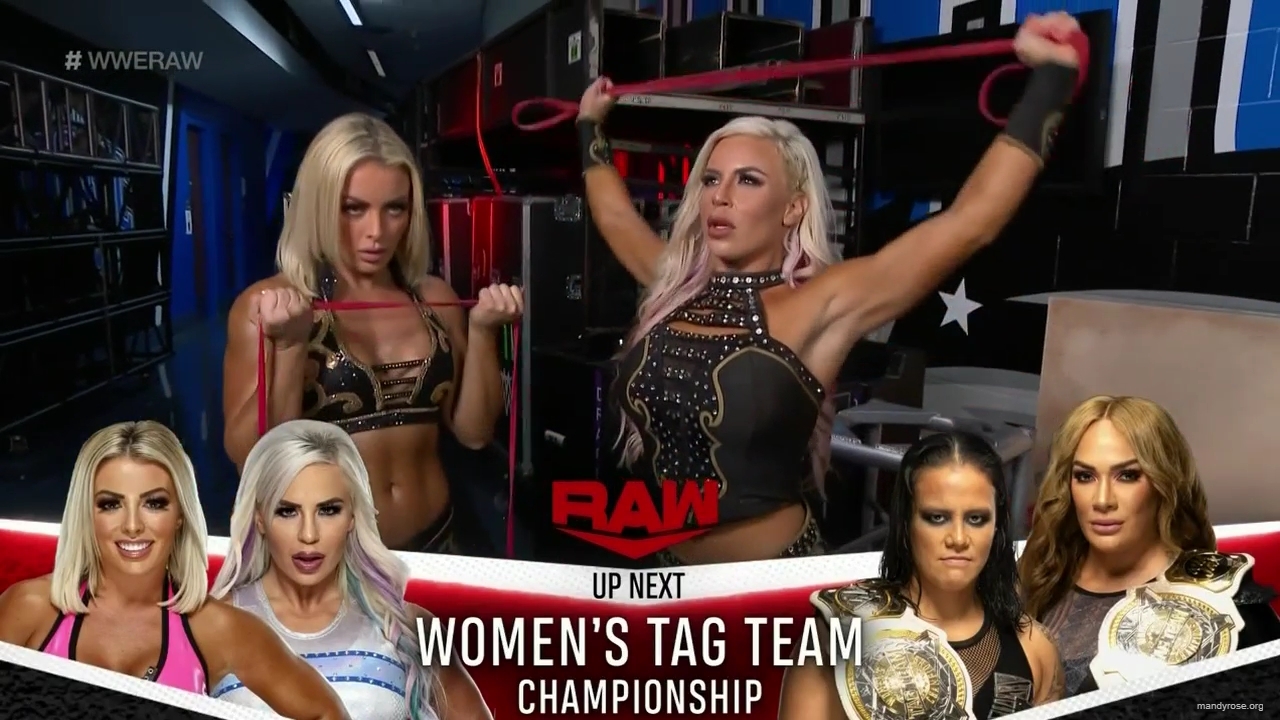 WWE_Monday_Night_Raw_2020_11_02_720p_HDTV_x264-NWCHD_mp40021.jpg