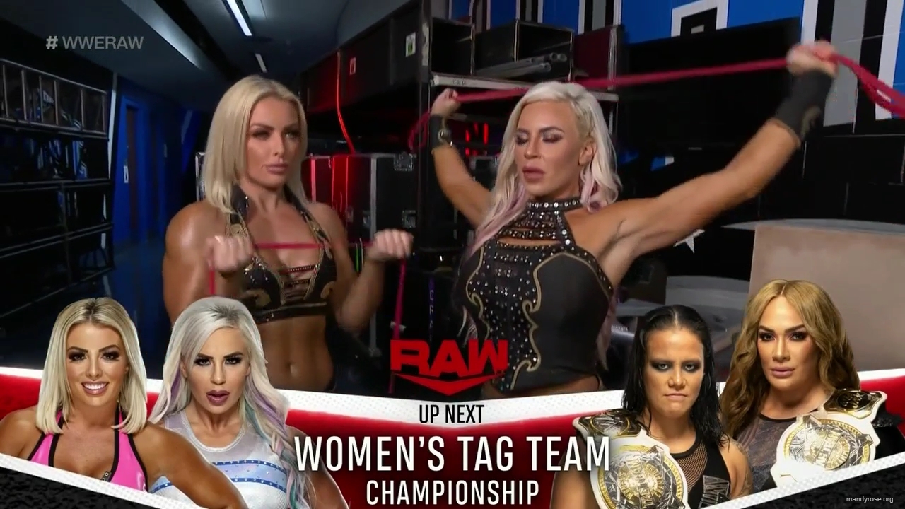 WWE_Monday_Night_Raw_2020_11_02_720p_HDTV_x264-NWCHD_mp40025.jpg