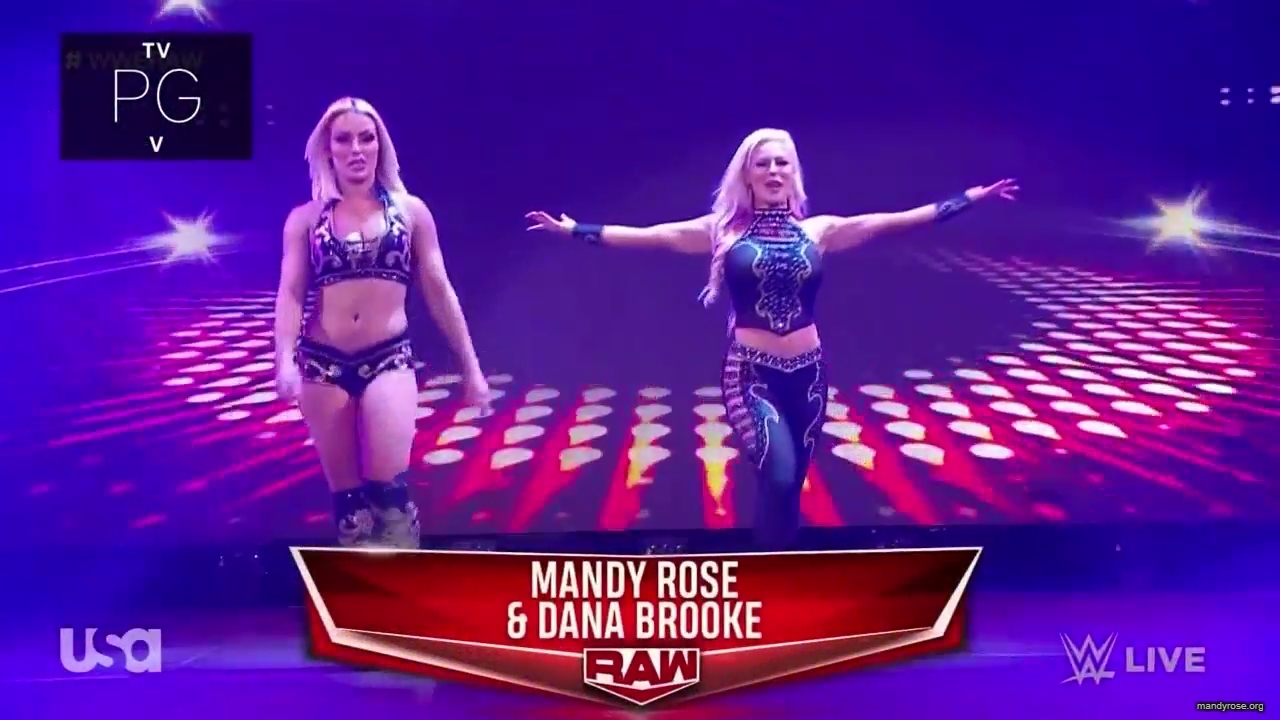 WWE_Monday_Night_Raw_2020_11_02_720p_HDTV_x264-NWCHD_mp40039.jpg