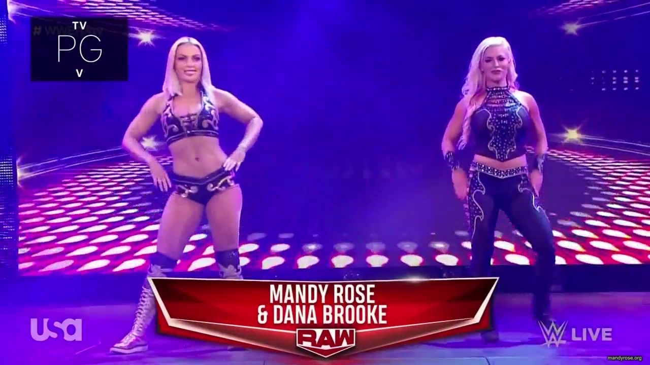 WWE_Monday_Night_Raw_2020_11_02_720p_HDTV_x264-NWCHD_mp40042.jpg