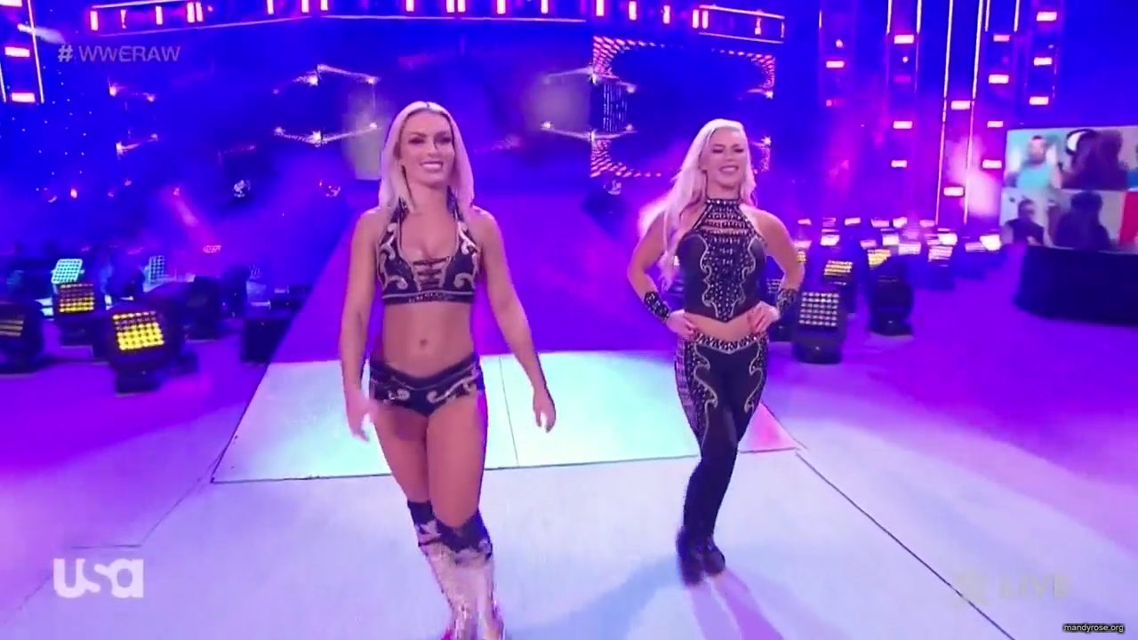WWE_Monday_Night_Raw_2020_11_02_720p_HDTV_x264-NWCHD_mp40056.jpg