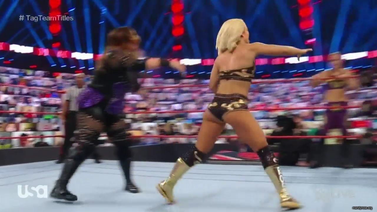WWE_Monday_Night_Raw_2020_11_02_720p_HDTV_x264-NWCHD_mp40219.jpg