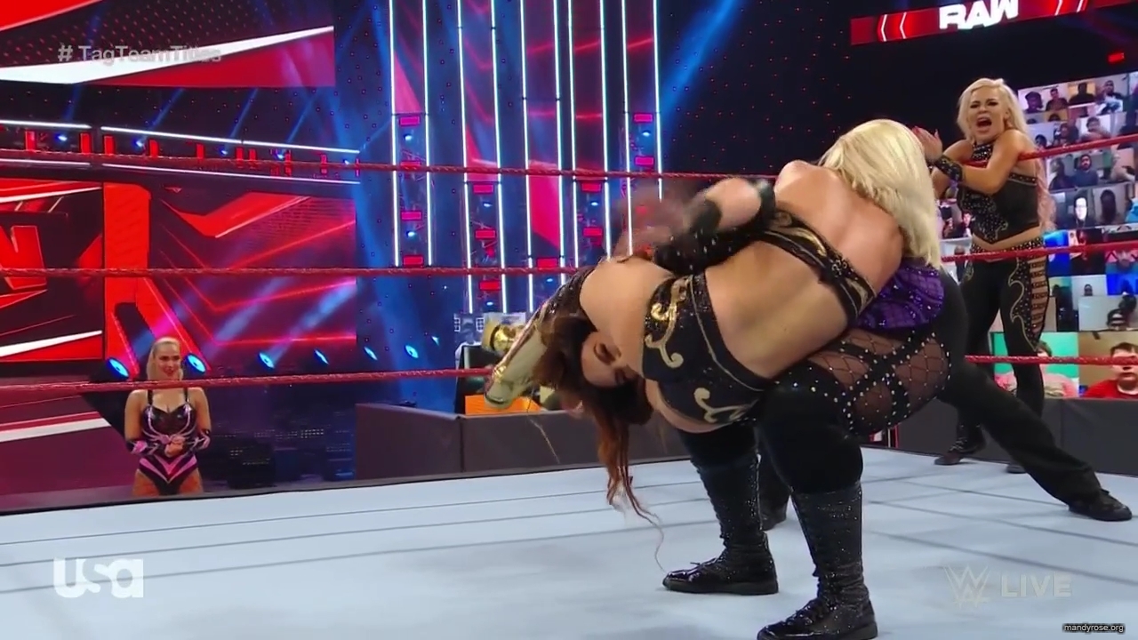 WWE_Monday_Night_Raw_2020_11_02_720p_HDTV_x264-NWCHD_mp40229.jpg