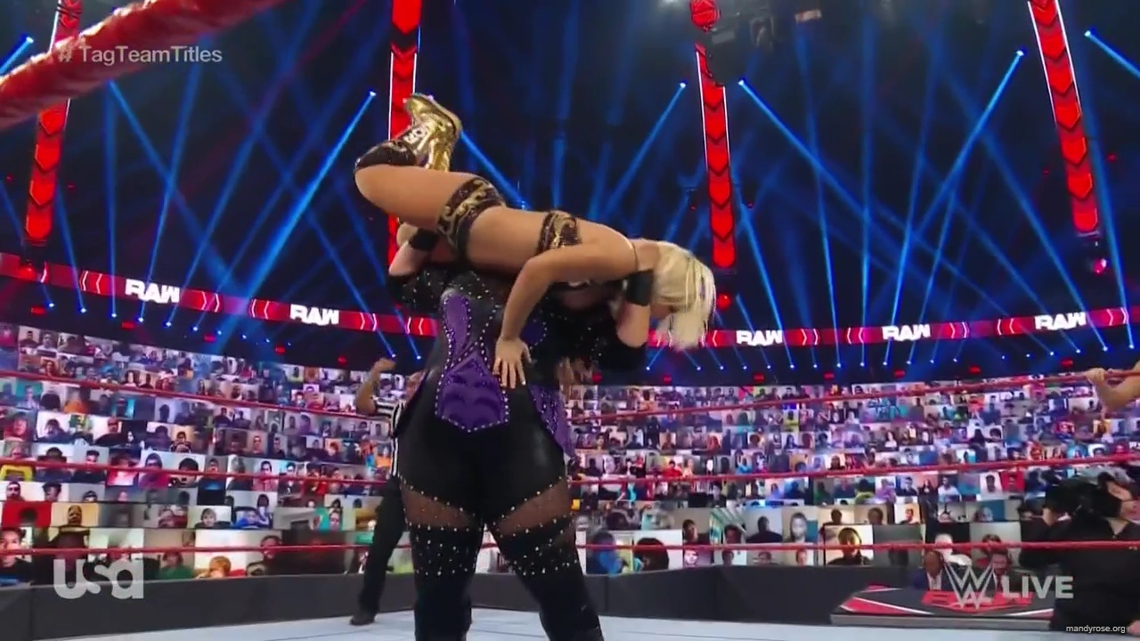 WWE_Monday_Night_Raw_2020_11_02_720p_HDTV_x264-NWCHD_mp40239.jpg
