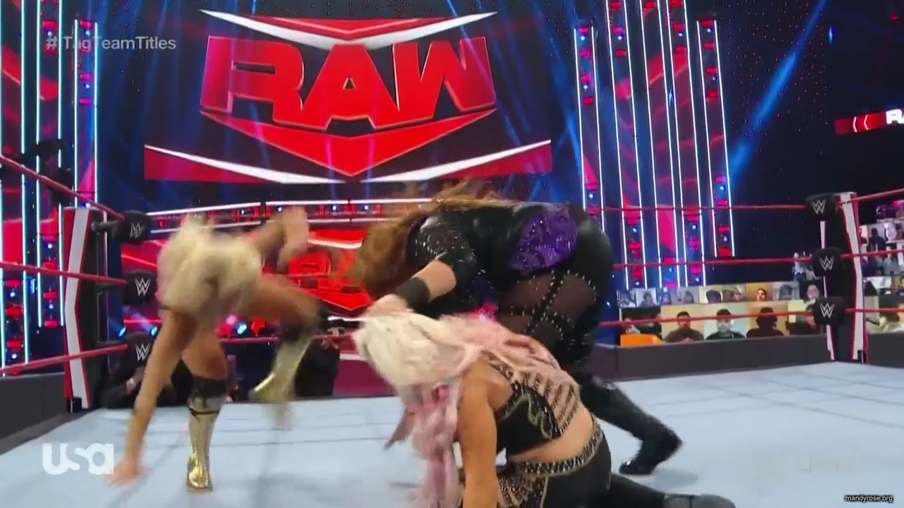 WWE_Monday_Night_Raw_2020_11_02_720p_HDTV_x264-NWCHD_mp40245.jpg
