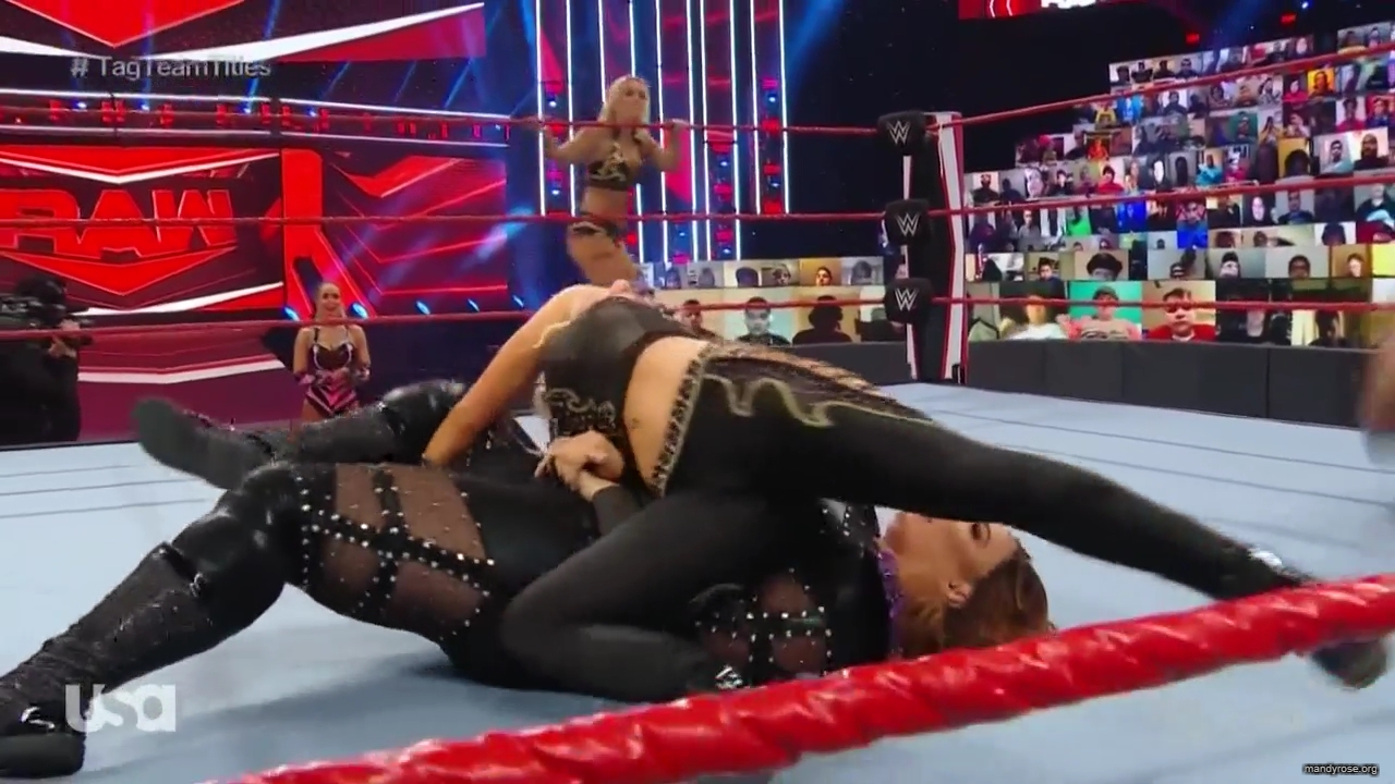 WWE_Monday_Night_Raw_2020_11_02_720p_HDTV_x264-NWCHD_mp40254.jpg