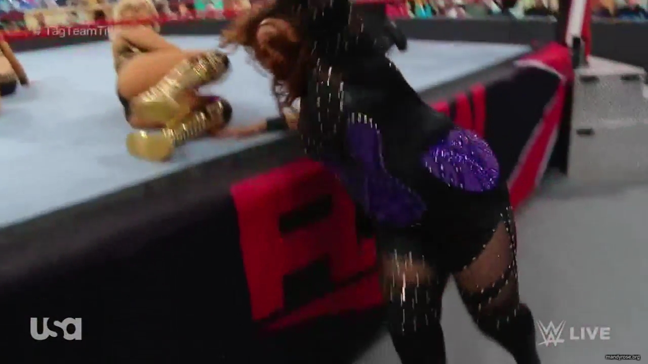 WWE_Monday_Night_Raw_2020_11_02_720p_HDTV_x264-NWCHD_mp40327.jpg