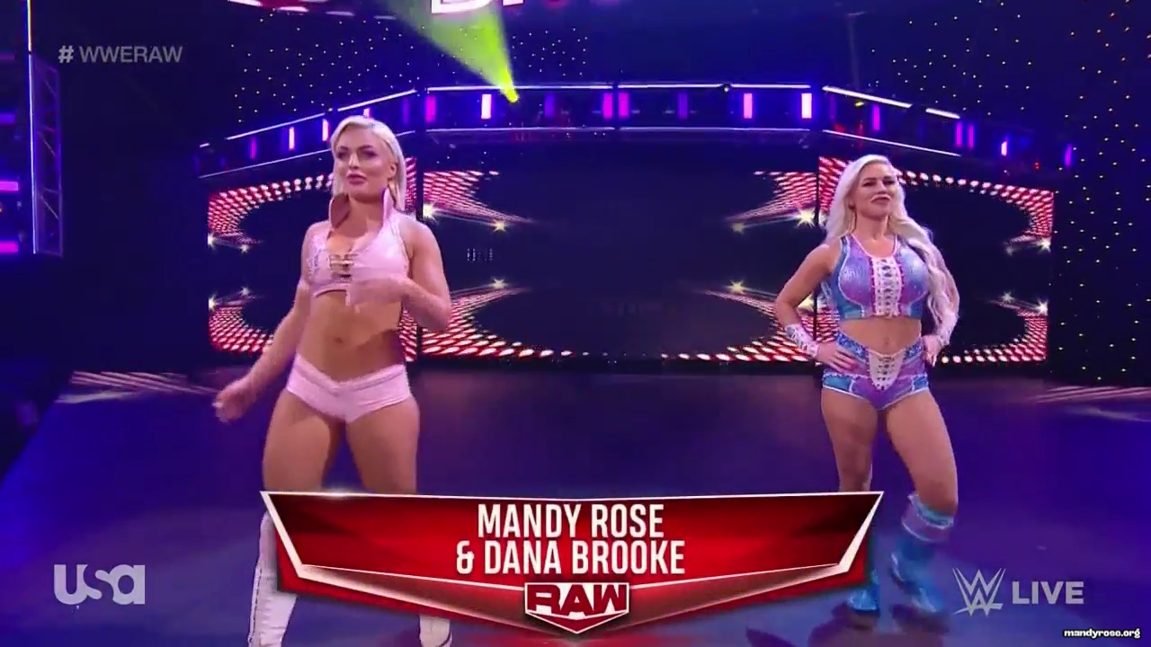 WWE_Monday_Night_Raw_2021_01_11_720p_HDTV_x264-NWCHD_mp42777.jpg