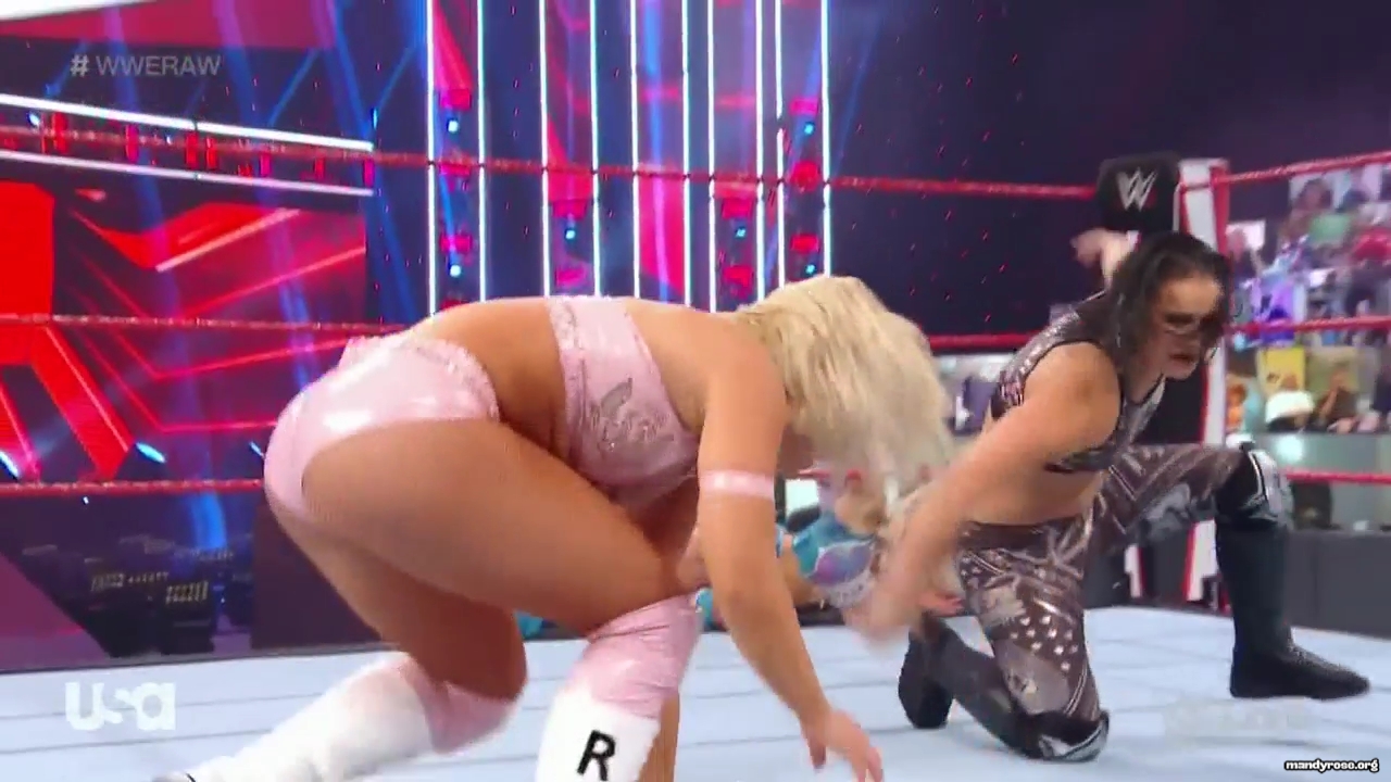 WWE_Monday_Night_Raw_2021_01_11_720p_HDTV_x264-NWCHD_mp42948.jpg