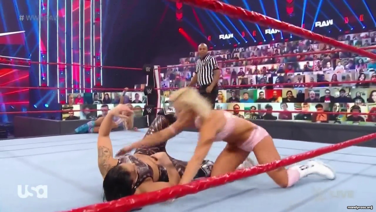 WWE_Monday_Night_Raw_2021_01_11_720p_HDTV_x264-NWCHD_mp42971.jpg