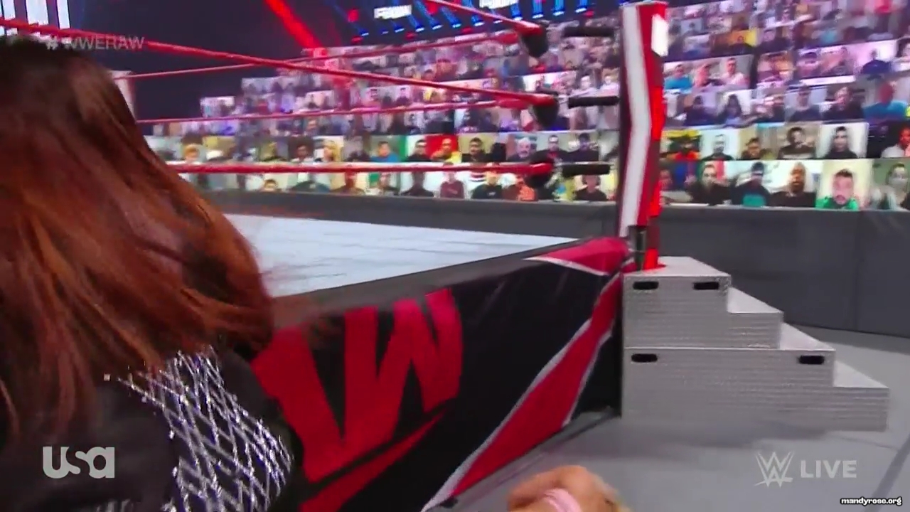 WWE_Monday_Night_Raw_2021_01_11_720p_HDTV_x264-NWCHD_mp42977.jpg