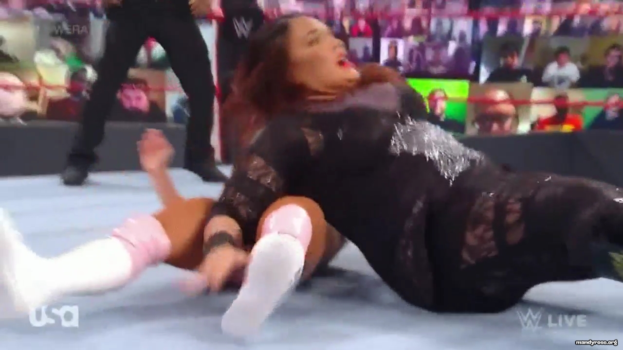 WWE_Monday_Night_Raw_2021_01_11_720p_HDTV_x264-NWCHD_mp42994.jpg