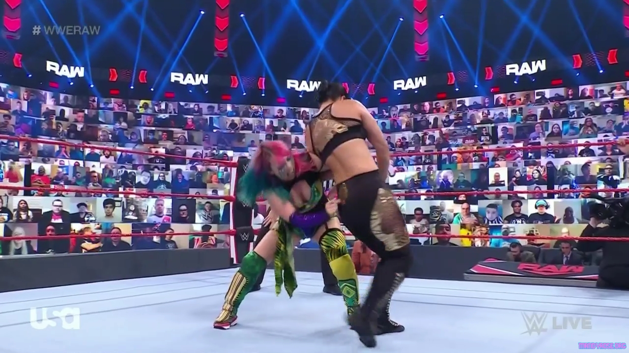WWE_Monday_Night_Raw_2021_05_10_720p_HDTV_x264-NWCHD_mp40304.jpg