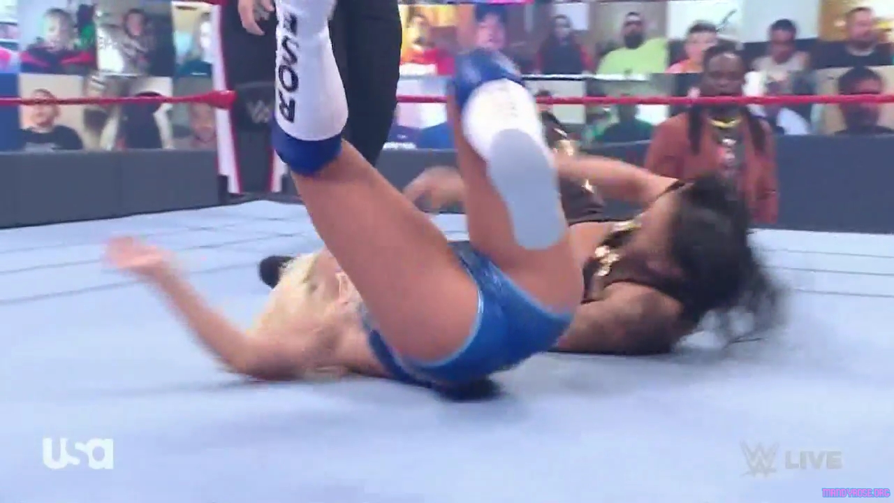 WWE_Monday_Night_Raw_2021_05_10_720p_HDTV_x264-NWCHD_mp40438.jpg