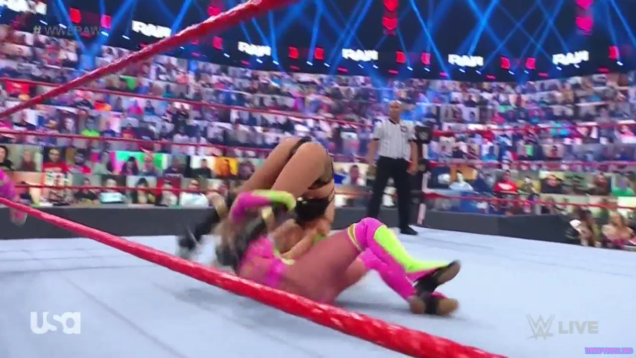 WWE_Monday_Night_Raw_2021_05_31_720p_HDTV_x264-NWCHD_mp40075.jpg