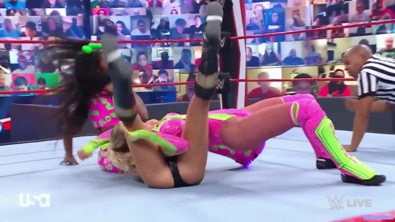 WWE_Monday_Night_Raw_2021_05_31_720p_HDTV_x264-NWCHD_mp40078.jpg