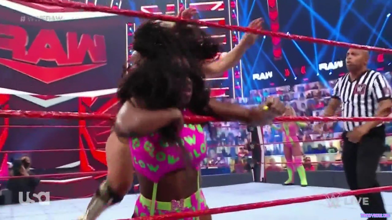 WWE_Monday_Night_Raw_2021_05_31_720p_HDTV_x264-NWCHD_mp40151.jpg