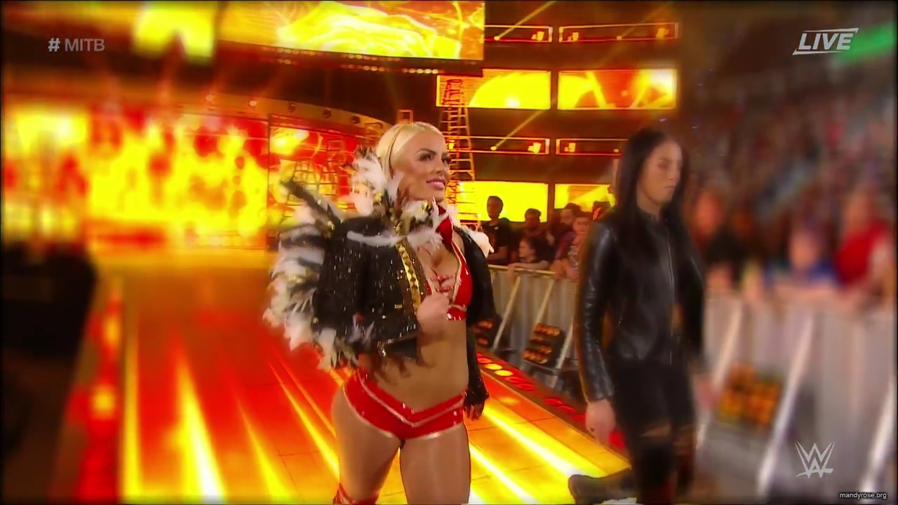 WWE_Money_In_The_Bank_2019_PPV_720p_WEB_h264-HEEL_mp40010.jpg