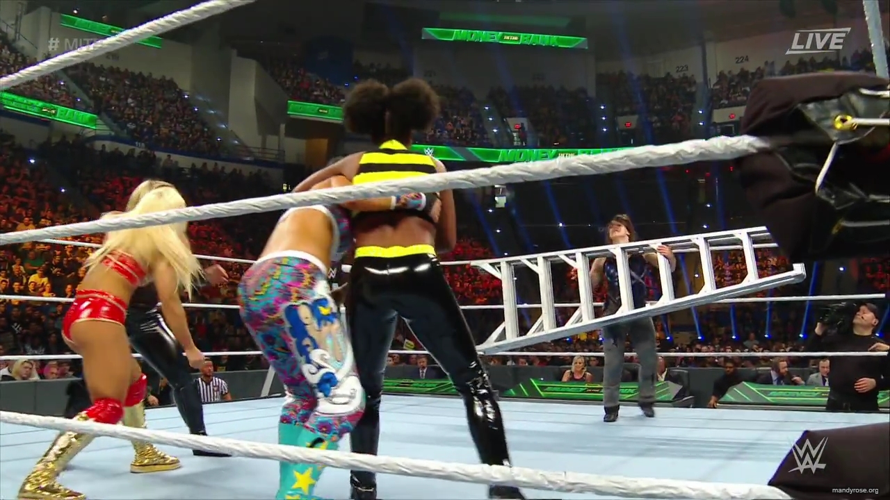 WWE_Money_In_The_Bank_2019_PPV_720p_WEB_h264-HEEL_mp40044.jpg