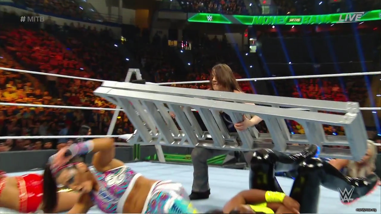 WWE_Money_In_The_Bank_2019_PPV_720p_WEB_h264-HEEL_mp40048.jpg
