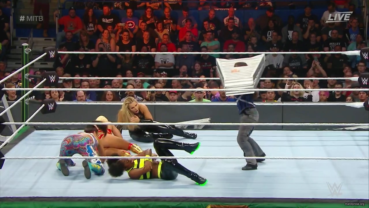 WWE_Money_In_The_Bank_2019_PPV_720p_WEB_h264-HEEL_mp40050.jpg