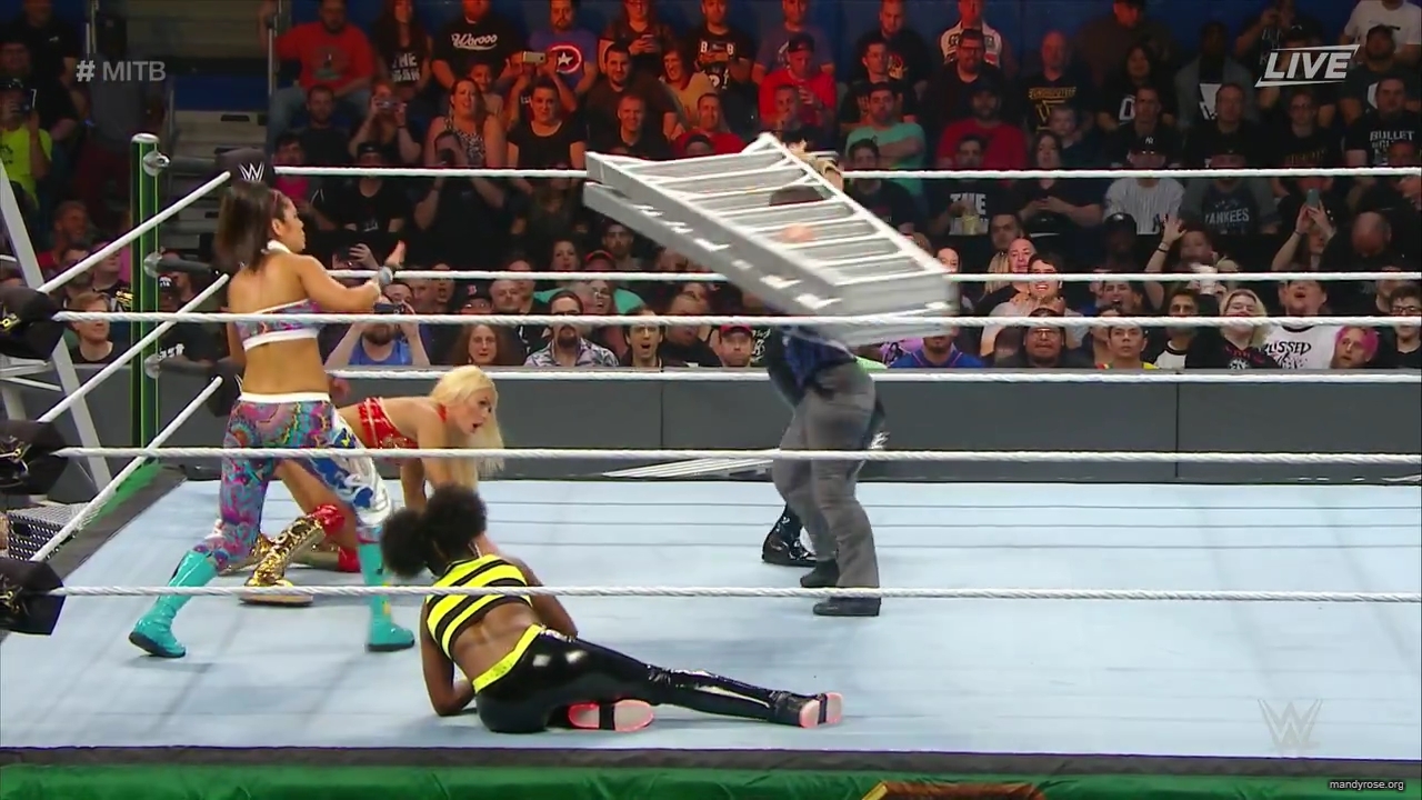 WWE_Money_In_The_Bank_2019_PPV_720p_WEB_h264-HEEL_mp40053.jpg