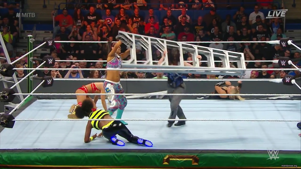 WWE_Money_In_The_Bank_2019_PPV_720p_WEB_h264-HEEL_mp40056.jpg