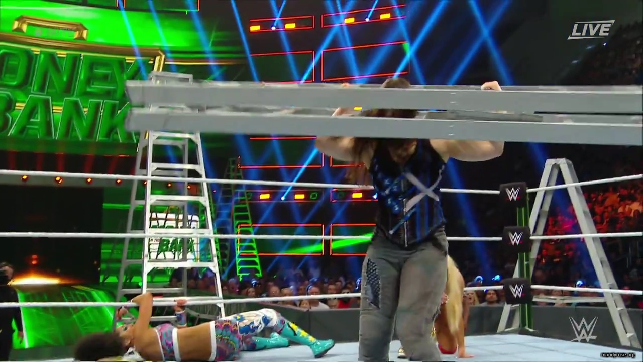WWE_Money_In_The_Bank_2019_PPV_720p_WEB_h264-HEEL_mp40062.jpg