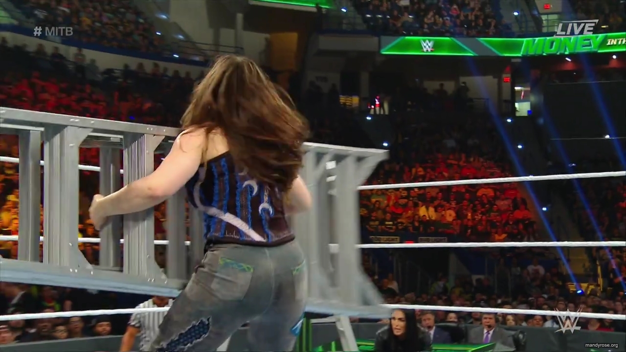 WWE_Money_In_The_Bank_2019_PPV_720p_WEB_h264-HEEL_mp40069.jpg