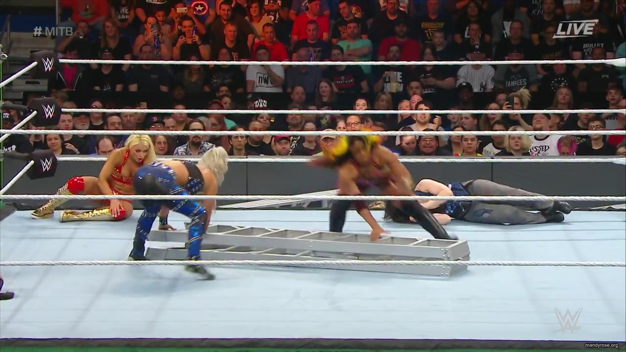 WWE_Money_In_The_Bank_2019_PPV_720p_WEB_h264-HEEL_mp40074.jpg
