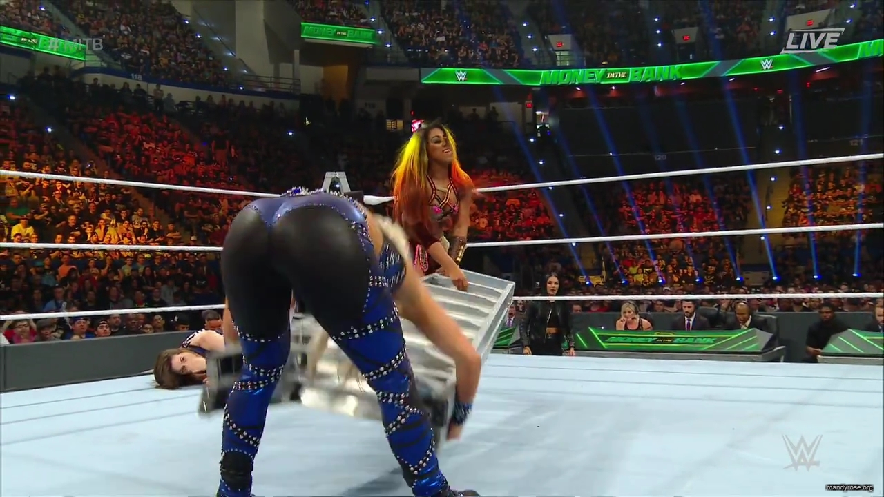 WWE_Money_In_The_Bank_2019_PPV_720p_WEB_h264-HEEL_mp40076.jpg