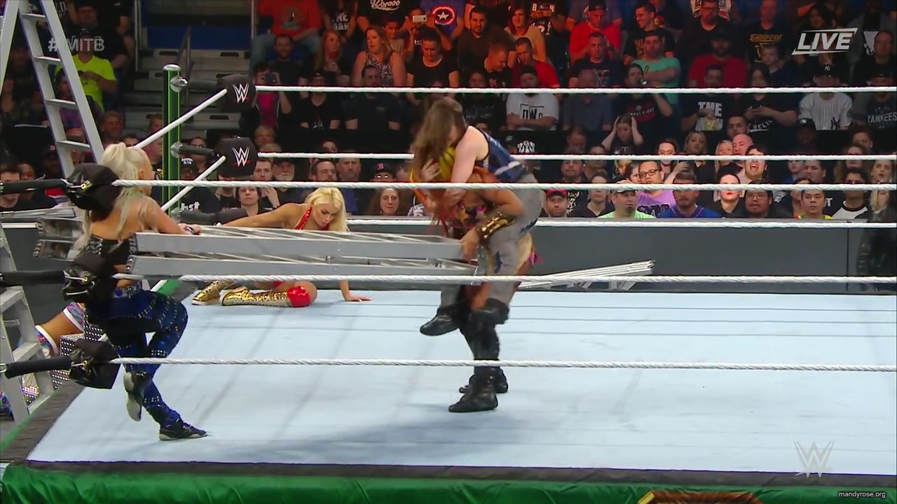 WWE_Money_In_The_Bank_2019_PPV_720p_WEB_h264-HEEL_mp40088.jpg