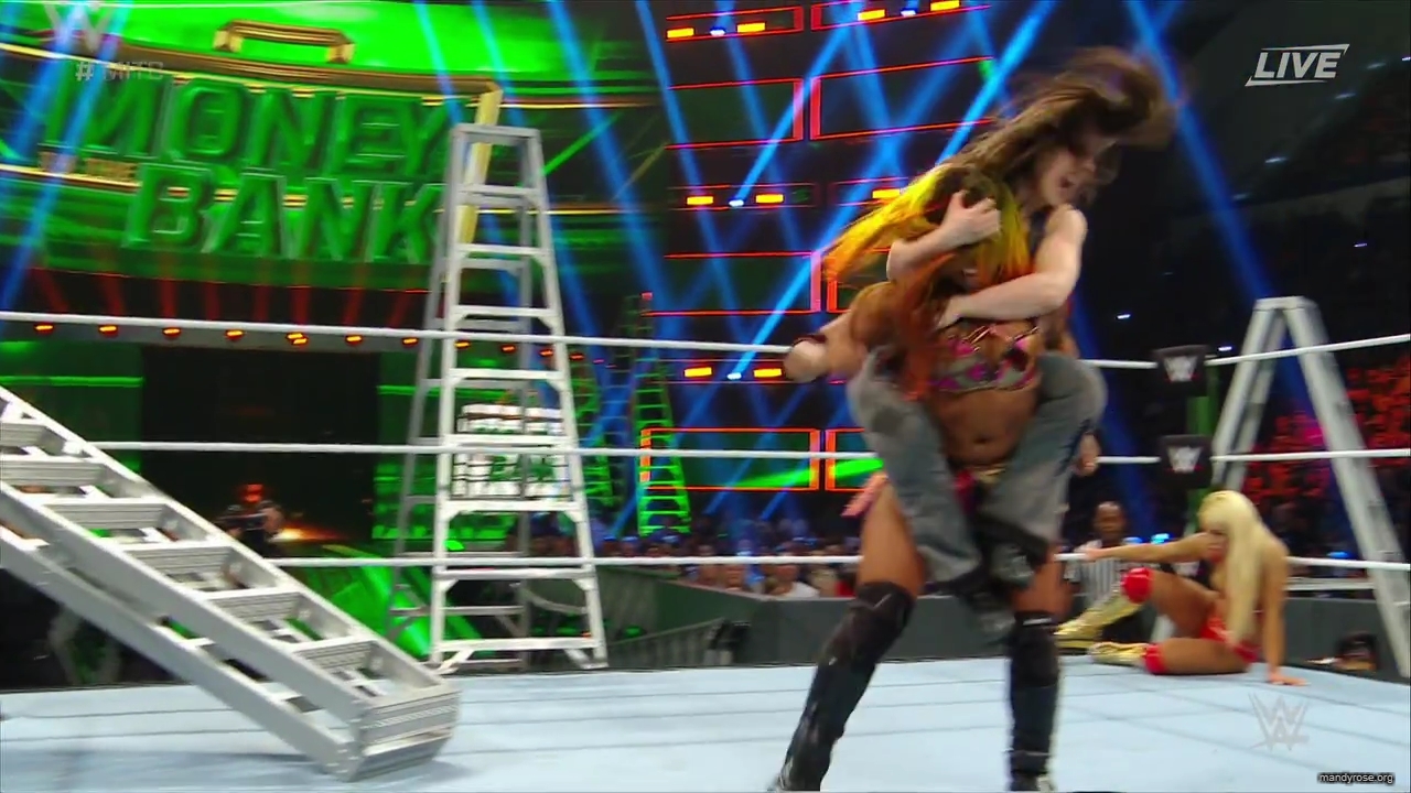 WWE_Money_In_The_Bank_2019_PPV_720p_WEB_h264-HEEL_mp40090.jpg