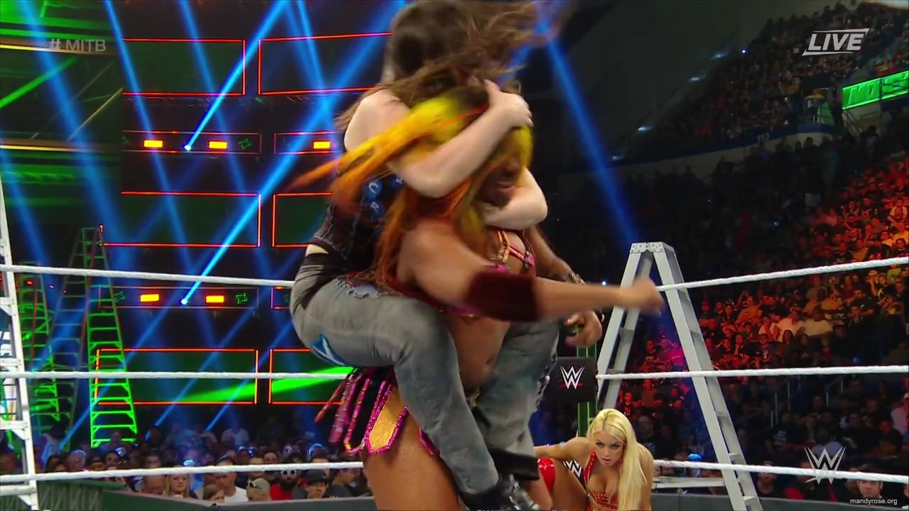 WWE_Money_In_The_Bank_2019_PPV_720p_WEB_h264-HEEL_mp40092.jpg