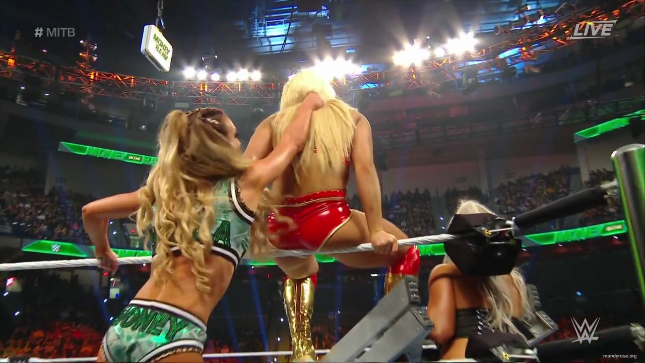 WWE_Money_In_The_Bank_2019_PPV_720p_WEB_h264-HEEL_mp40110.jpg