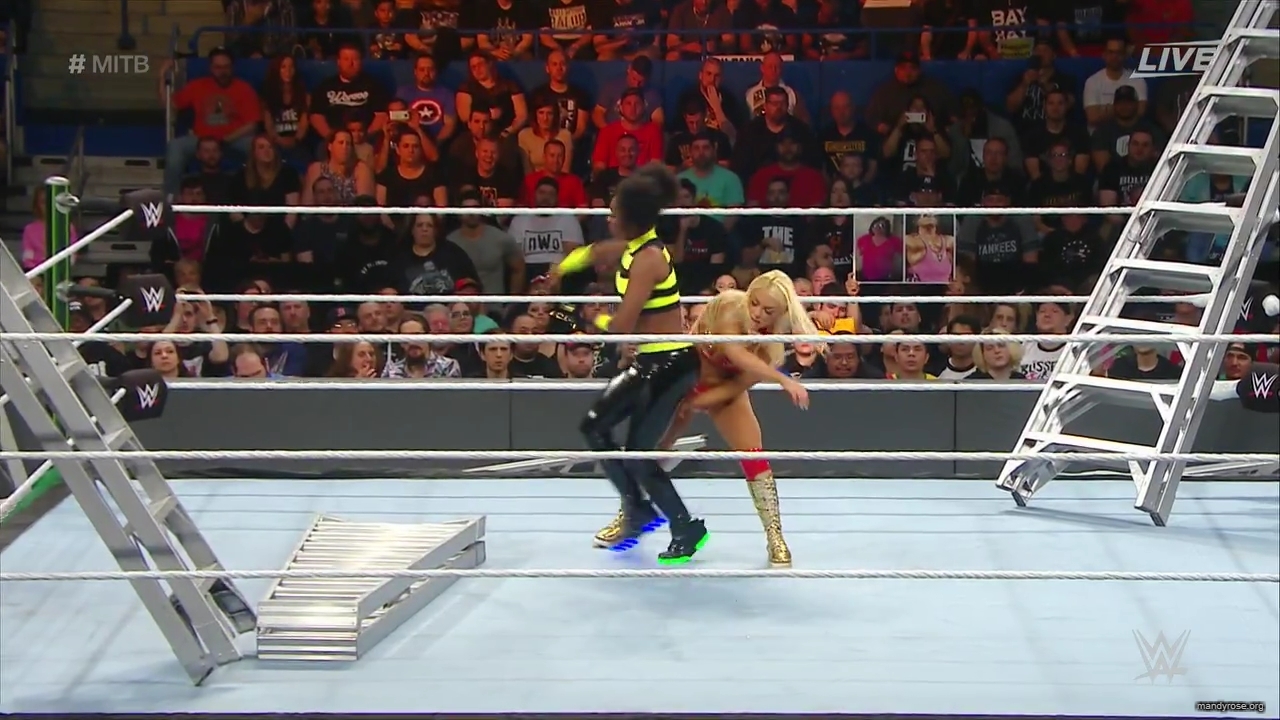 WWE_Money_In_The_Bank_2019_PPV_720p_WEB_h264-HEEL_mp40173.jpg