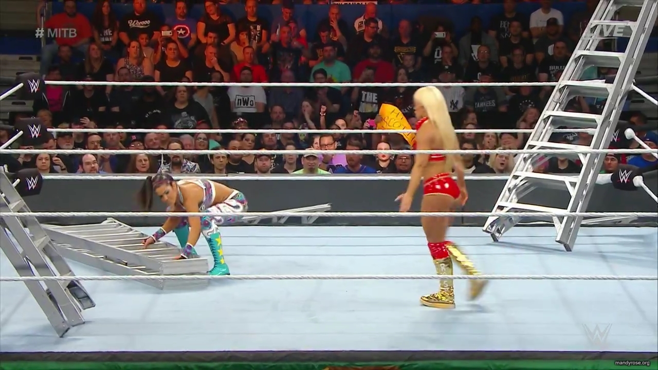 WWE_Money_In_The_Bank_2019_PPV_720p_WEB_h264-HEEL_mp40182.jpg