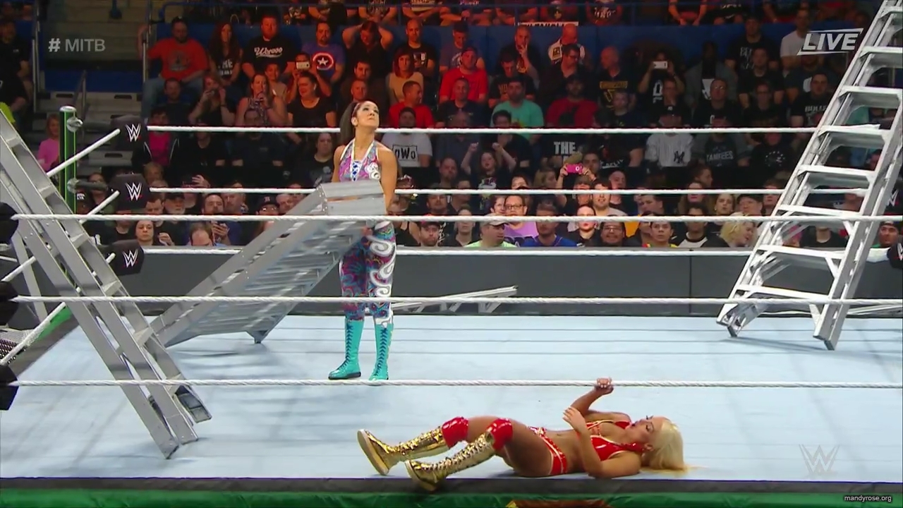 WWE_Money_In_The_Bank_2019_PPV_720p_WEB_h264-HEEL_mp40186.jpg