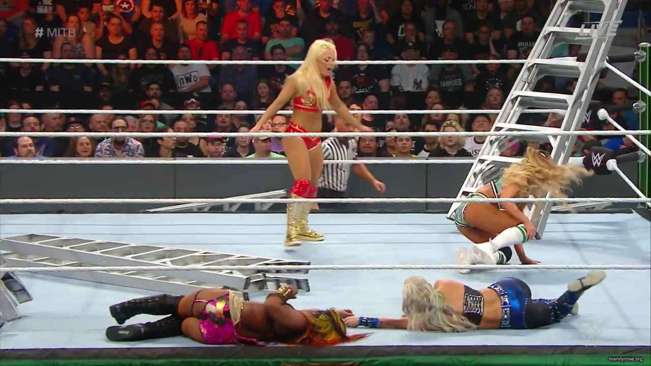 WWE_Money_In_The_Bank_2019_PPV_720p_WEB_h264-HEEL_mp40220.jpg