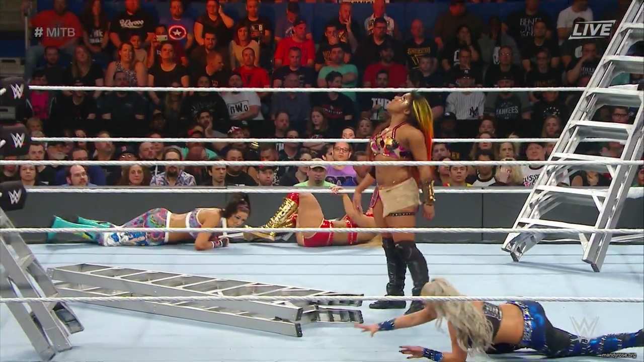 WWE_Money_In_The_Bank_2019_PPV_720p_WEB_h264-HEEL_mp40237.jpg
