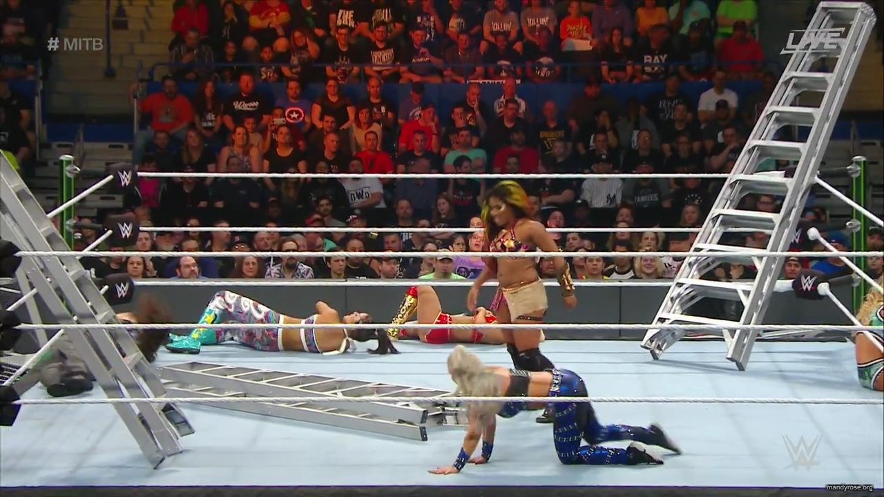 WWE_Money_In_The_Bank_2019_PPV_720p_WEB_h264-HEEL_mp40238.jpg