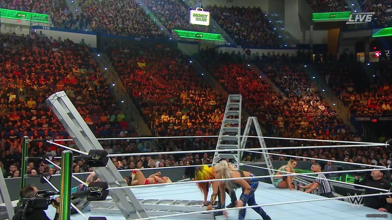 WWE_Money_In_The_Bank_2019_PPV_720p_WEB_h264-HEEL_mp40239.jpg