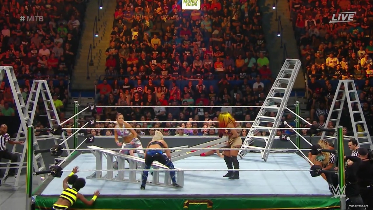 WWE_Money_In_The_Bank_2019_PPV_720p_WEB_h264-HEEL_mp40245.jpg