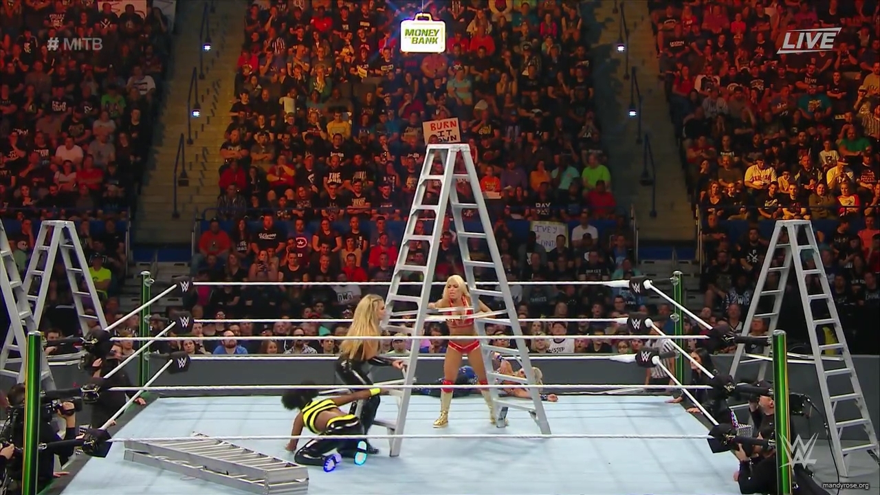 WWE_Money_In_The_Bank_2019_PPV_720p_WEB_h264-HEEL_mp40261.jpg